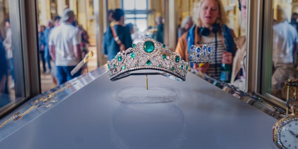 Teca con i gioielli della Corona di Francia