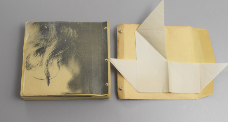 Takako Saito, Magic Boat, 1964 - libro d'artista parte della raccolta FLUXUSYEARBOX