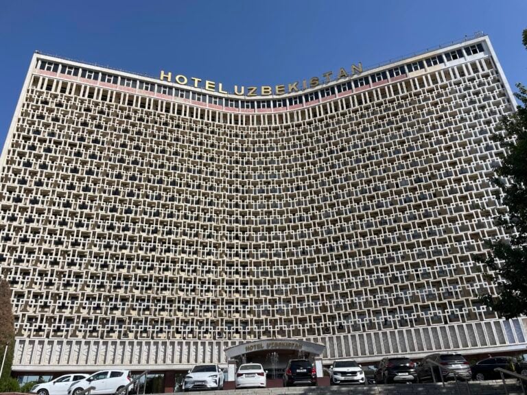 Tashkent, palazzo modernista sovietico, photo Claudia Giraud