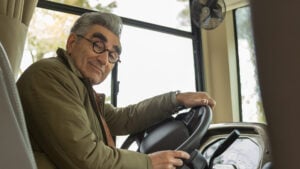 Intervista a Eugene Levy. Tra nuove sfide ed emozioni, il suo viaggio continua