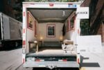 Arriva anche a Parigi la galleria nomade che fa mostre in un furgone