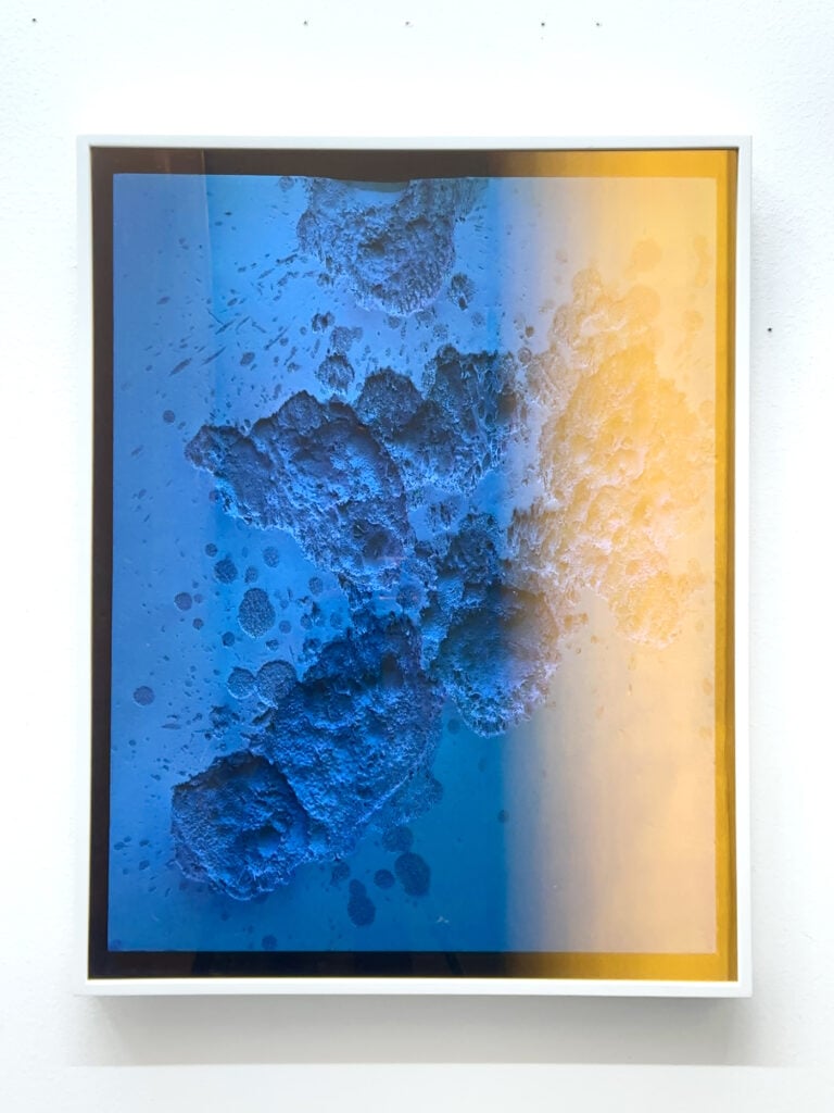 wolfgang flad dark side of the moon 2025 mixed media 82x64x6 cmweb A Torino due artisti invitano a un affascinante viaggio sulla Luna