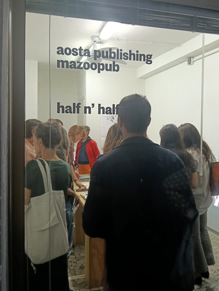 01 the book is on the tablejacopo benassi 00 Gli artisti raccontano i loro libri preferiti in un nuovo ciclo di incontri a Firenze