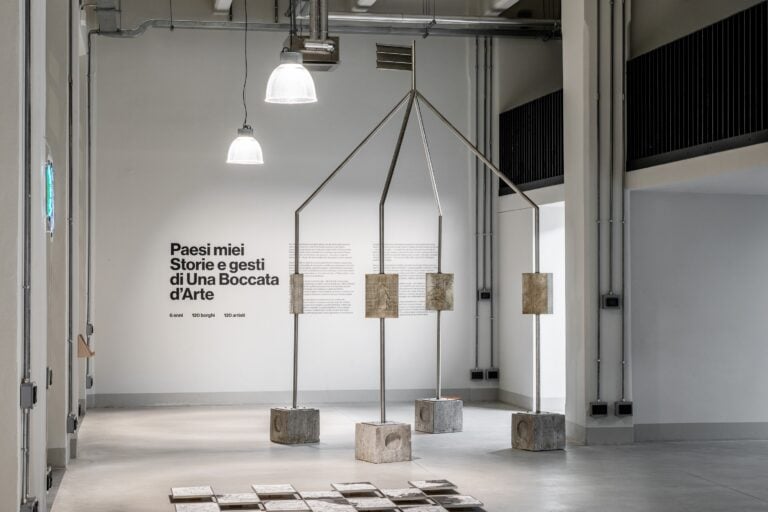 Una mostra a Firenze racconta il progetto che porta l’arte nei borghi in giro per l’Italia 