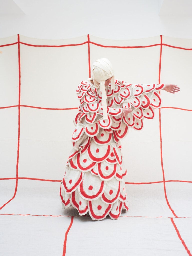 MAXXI L'Aquila, TRUE COLORS. Adelaide Cioni, Song for a Square, a Circle, a Triangle, 2023, performance. Ph: Tim Smyth