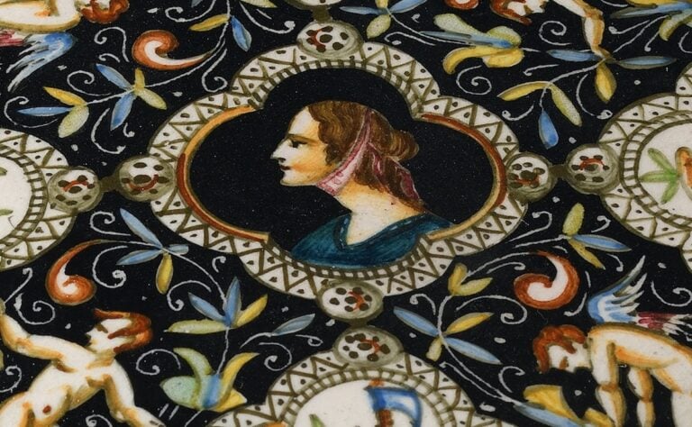 A Pesaro la mostra che racconta la grande tradizione ceramica della città