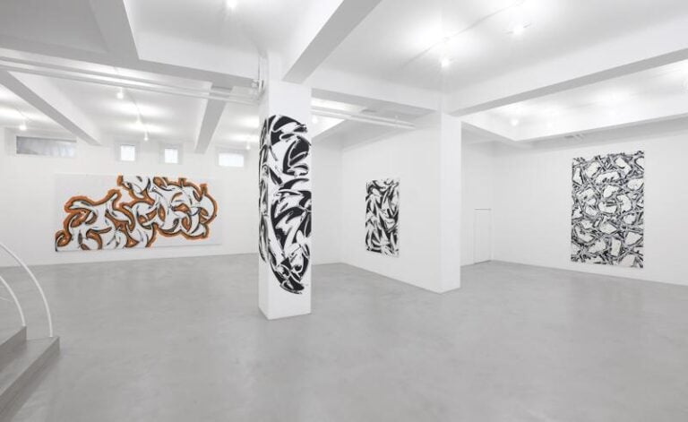 Gianni Asdrubali. L'altra pittura, A Arte Invernizzi, 2025, installation view