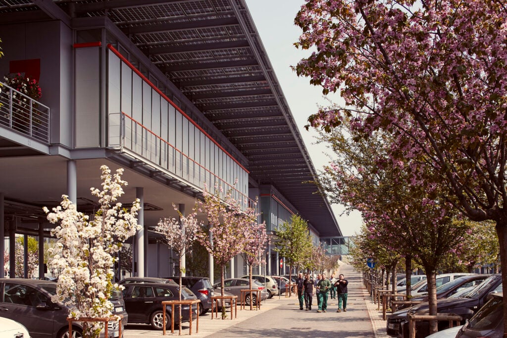 La “Spina” progettata da Renzo Piano nel Polo Industriale Pirelli di Settimo Torinese, 2016, foto Carlo Furgeri Gilbert, courtesy Fondazione Pirelli