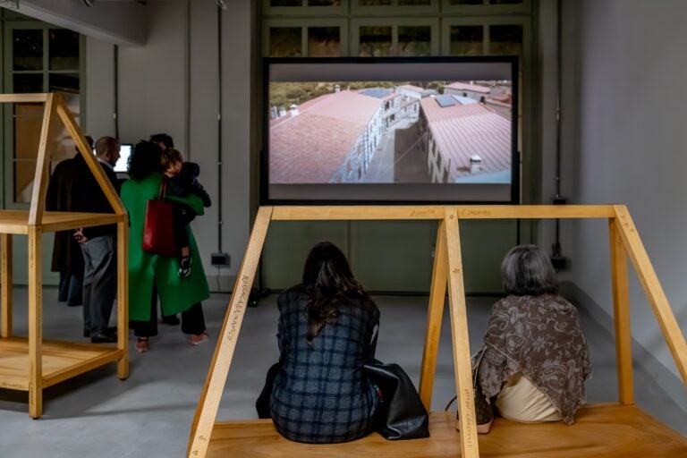 Una mostra a Firenze racconta il progetto che porta l’arte nei borghi in giro per l’Italia 