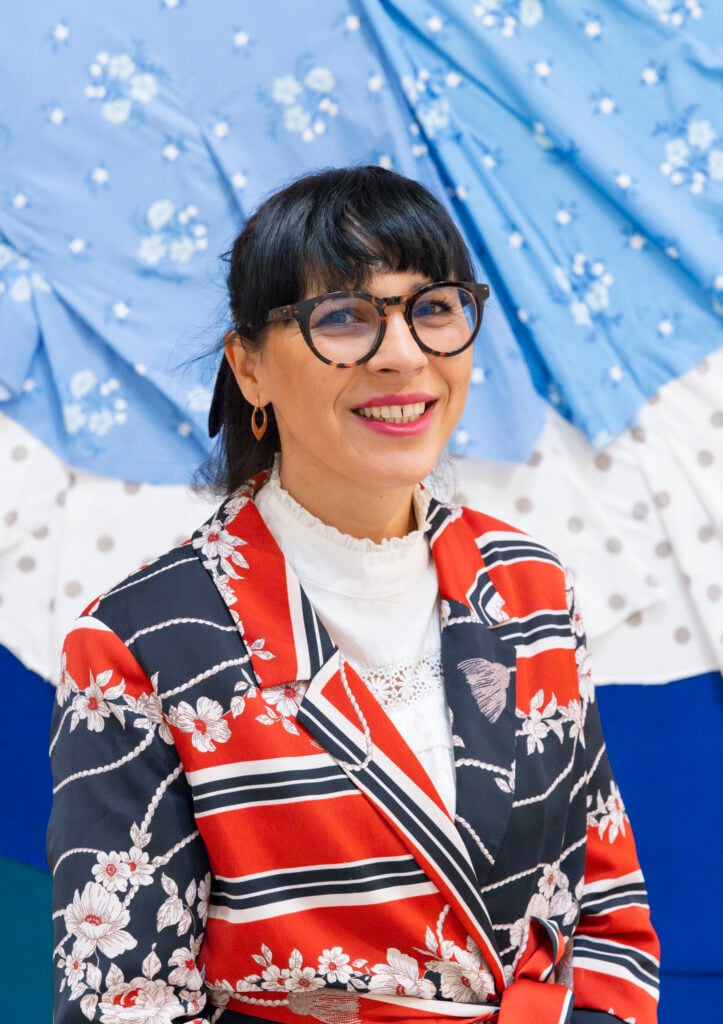 A Reggio Emilia alla Collezione Maramotti ci sono le storie rom dell’artista Małgorzata Mirga-Tas