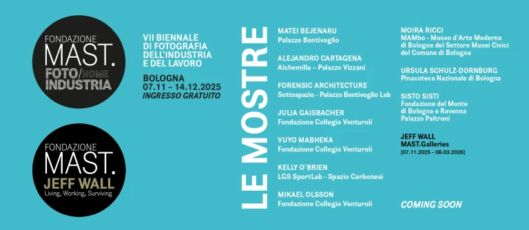 Jeff Wall – Living Working Surviving