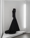 Azzedine Alaïa e Cristobàl Balenciaga come non li avete mai visti in una mostra a Prato 