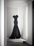 Azzedine Alaïa e Cristobàl Balenciaga come non li avete mai visti in una mostra a Prato 