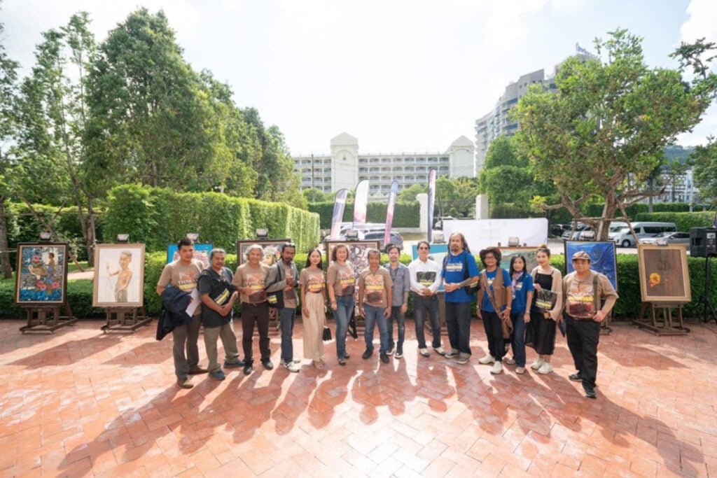 Alcuni degli artisti selezionati per la Thailand Biennale 2025. Courtesy siamrath.co.th