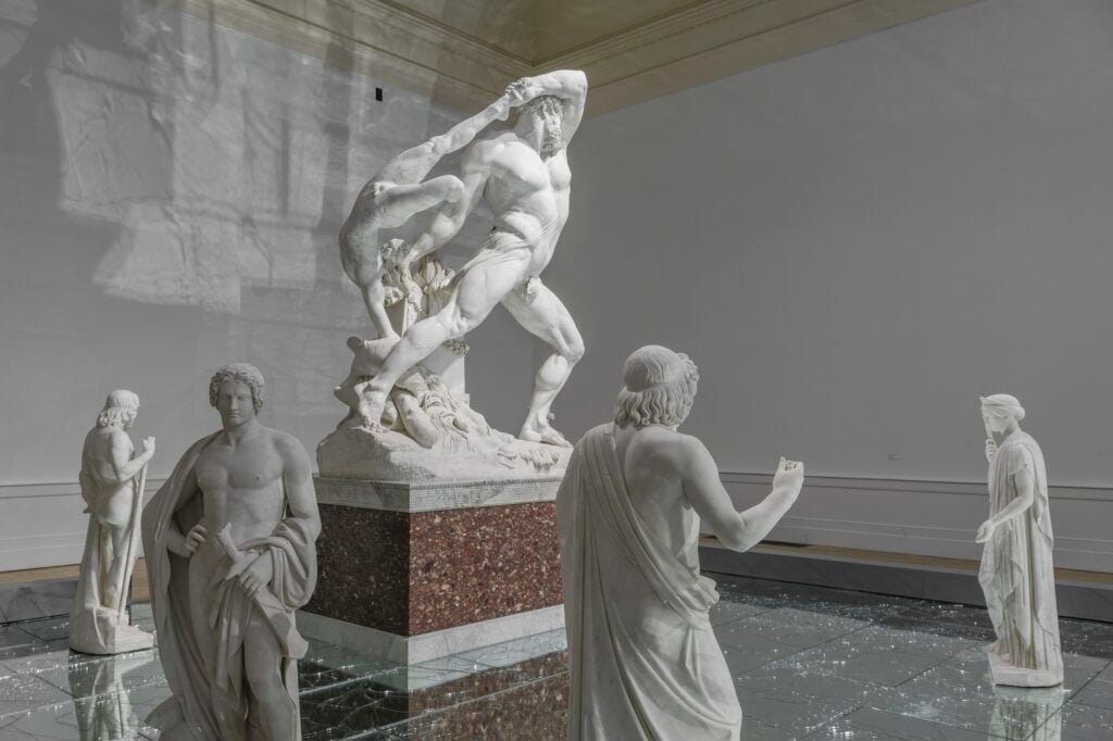 Alla Galleria Nazionale di Roma torna Alfredo Pirri. La grande installazione in dialogo con Canova