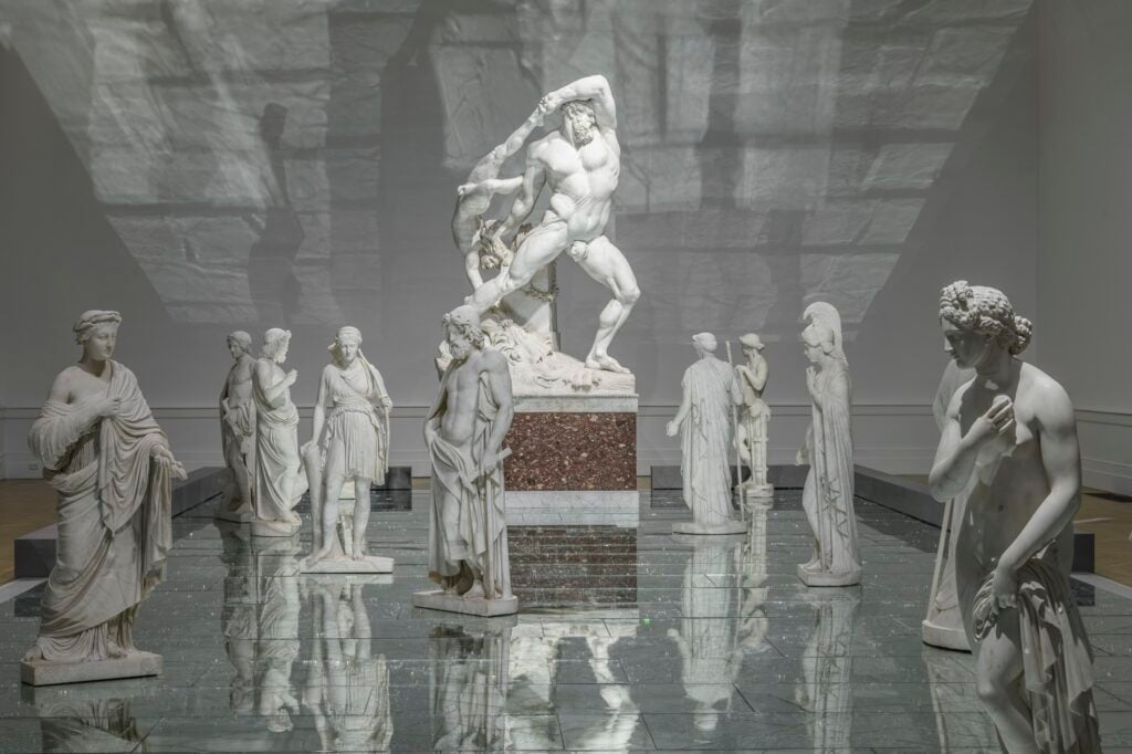 Alla Galleria Nazionale di Roma torna Alfredo Pirri. La grande installazione in dialogo con Canova