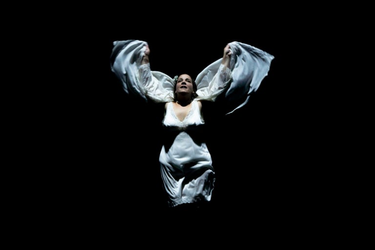 Angelo del Focolare di Emma Dante, foto di scena, da sx Leonarda Saffi photo ®Masiar Pasquali