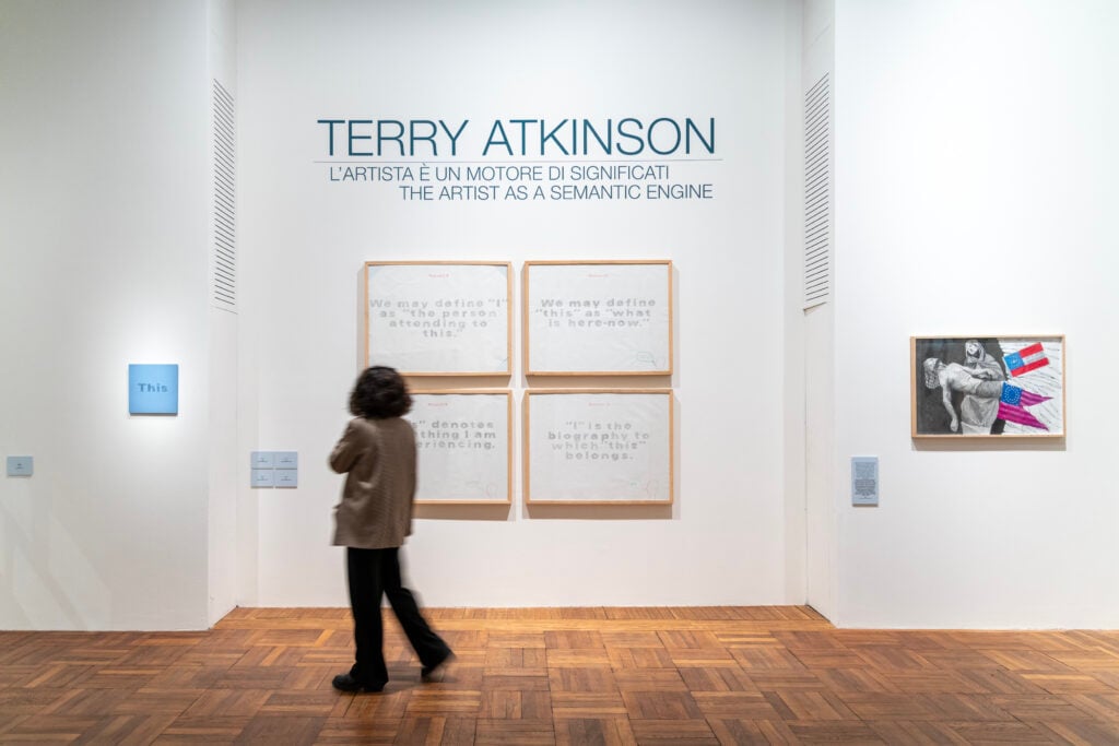 TERRY ATKINSON. L’artista è un motore di significati, Ca' Pesaro, Venezia, 2025. Ph: Irene Fanizza