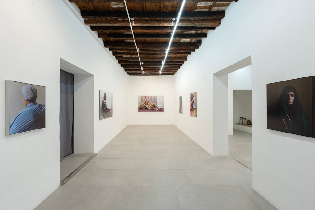 Stigma e autodeterminazione nella fotografa Cihan Çakmak in mostra a Palermo 