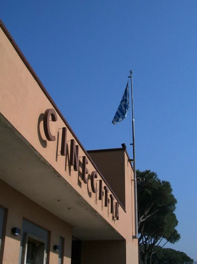 Entrata di Cinecittà, Roma