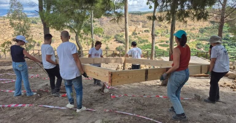 Gli studenti della Facoltà di Architettura al lavoro per il Giardino della Pace, Caltabellotta (AG), 20025 - Ph. Instagram