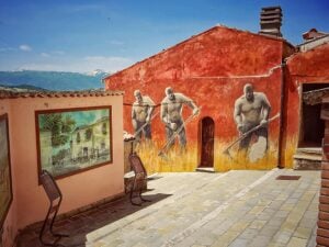 Storia del museo a cielo aperto che conserva la memoria contadina in un borgo del Molise 