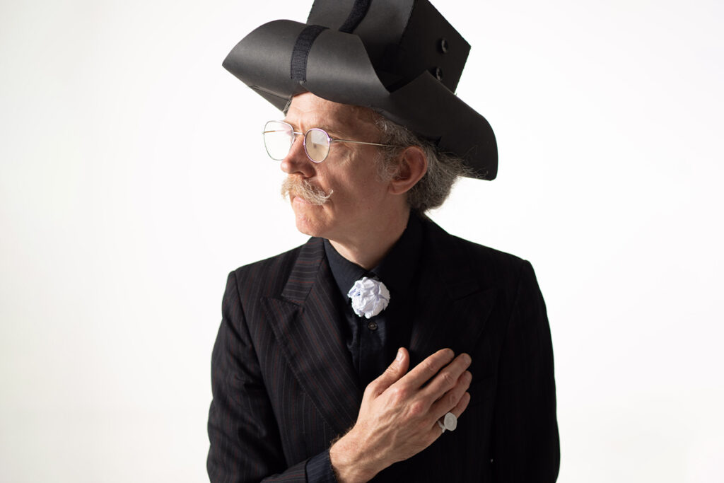 Martin Creed – Masquerade