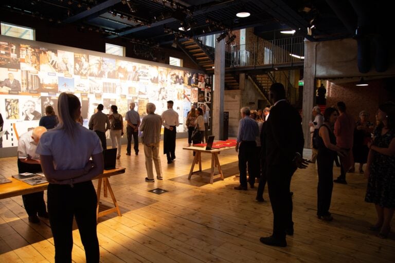 Presentazione del libro “Umanesimo Industriale. Antologia di pensieri, parole, immagini e innovazioni” al Teatro Franco Parenti, 2018, foto Ippistudio, courtesy Fondazione Pirelli