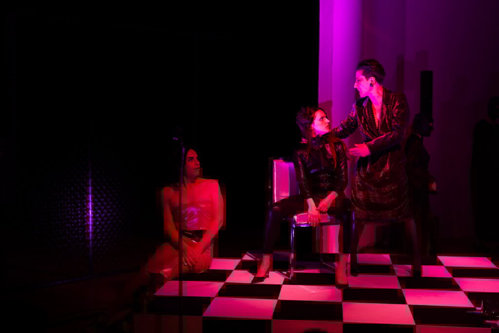 Se si ha l'amore in corpo, non serve giocare a flipper. Phoebe Zeitgeist, 2025