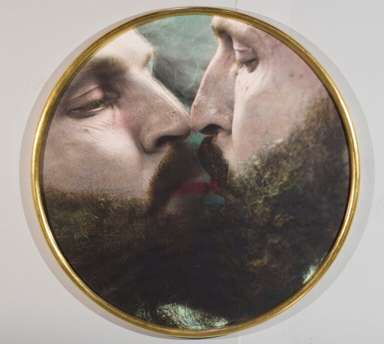 luigi ontani narcigiuda 199395 courtesy gian enzo sperone A Milano torna la mostra fiera di antiquariato AMART 2025