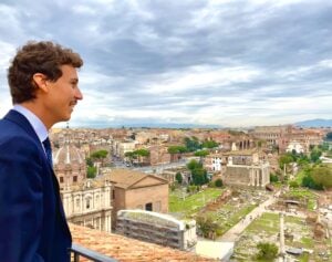 Roma deve avvicinare i giovani alla cultura e al civismo. Intervista a Lorenzo Marinone