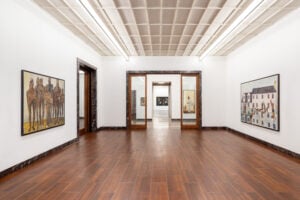 La pittura di Ludovic Nkoth, tra corpo e attualità. La mostra a Milano 