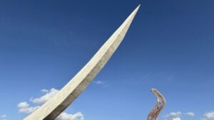 Il Centro Pecci di prato ritrova la monumentale scultura di Mauro Staccioli. Tutta la storia