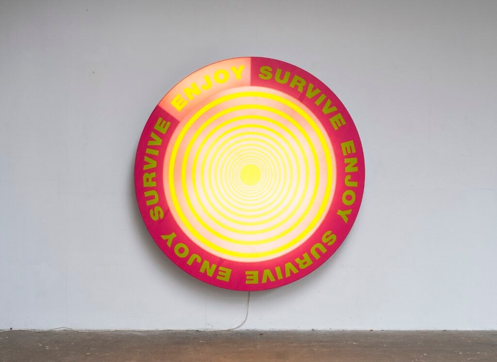 Olaf Nicolai, ENJOY_SURVIVE_I_2001_Courtesy Galerie EIGEN + ART Leipzig, Berlin_Photo by Uwe Walter