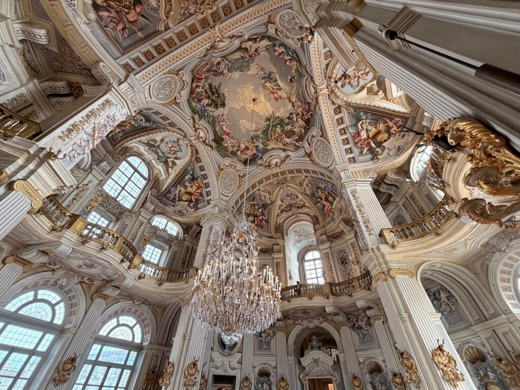 Alla Palazzina di Caccia di Stupinigi si continua a investire, ma mancano i fondi per la gestione ordinaria 