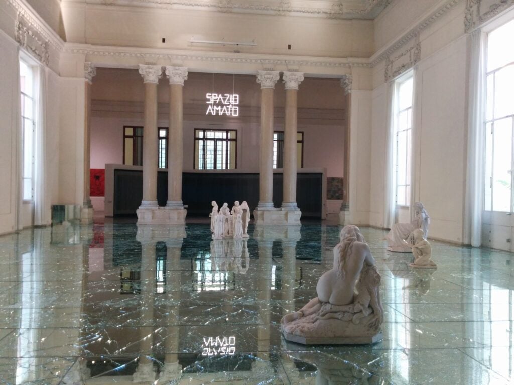 Alla Galleria Nazionale di Roma torna Alfredo Pirri. La grande installazione in dialogo con Canova