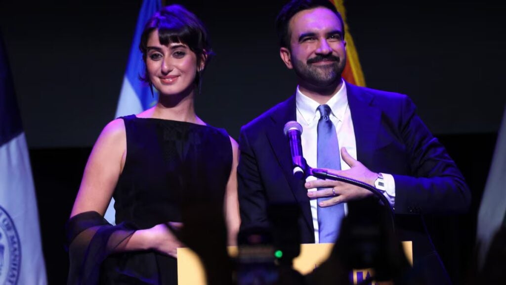 La moda è anche politica e Rama Duwaji, moglie del sindaco Mamdani, ce lo conferma 