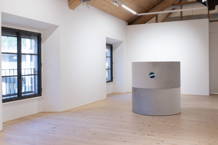 A Milano anche gli artisti riflettono sul tema dell’abitare. Nella nuova residenza di Fondazione Elpis