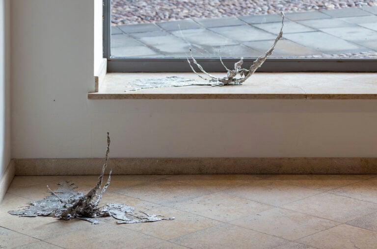 A Bergamo la galleria d'arte che festeggia 18 anni di attività con una mostra sul silenzio