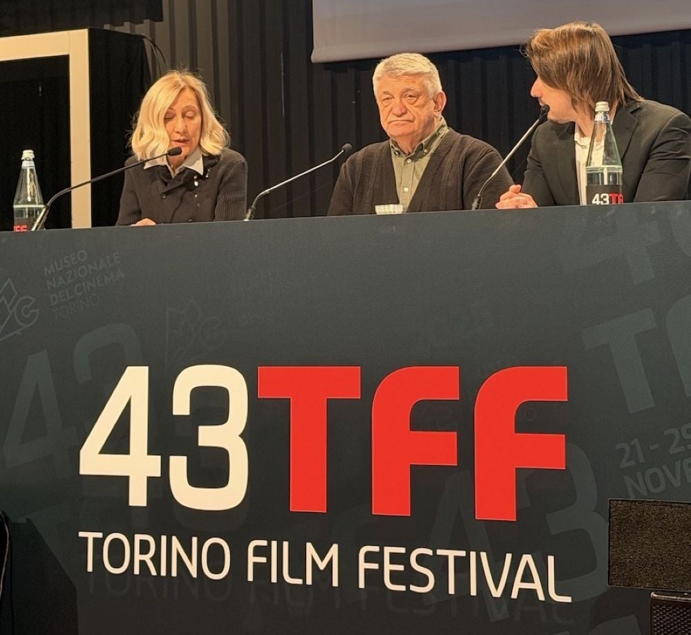 Il regista Alexandr Sokurov (al centro) al Torino Film Festival 2025. Ph: Dario Bragaglia