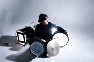 Intervista alla sperimentatrice musicale Valentina Magaletti. Tra batterie di porcellana e installazioni sonore