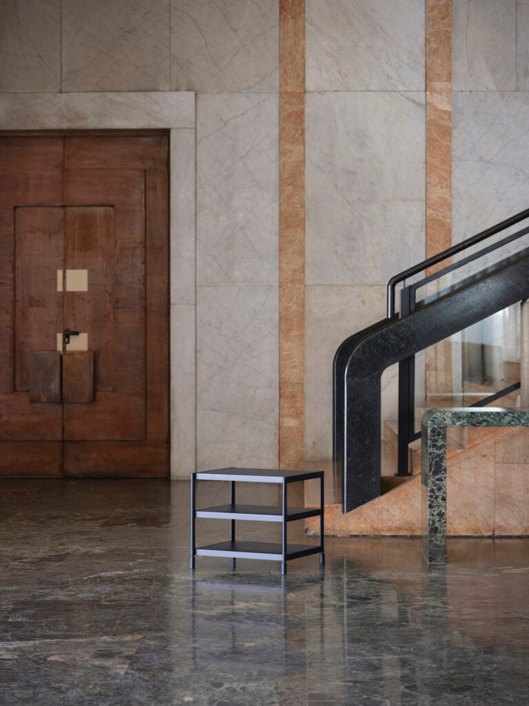 Design e fotografia contemporanea: i mobili di Alias in giro per Bergamo negli scatti di Luca A. Caizzi