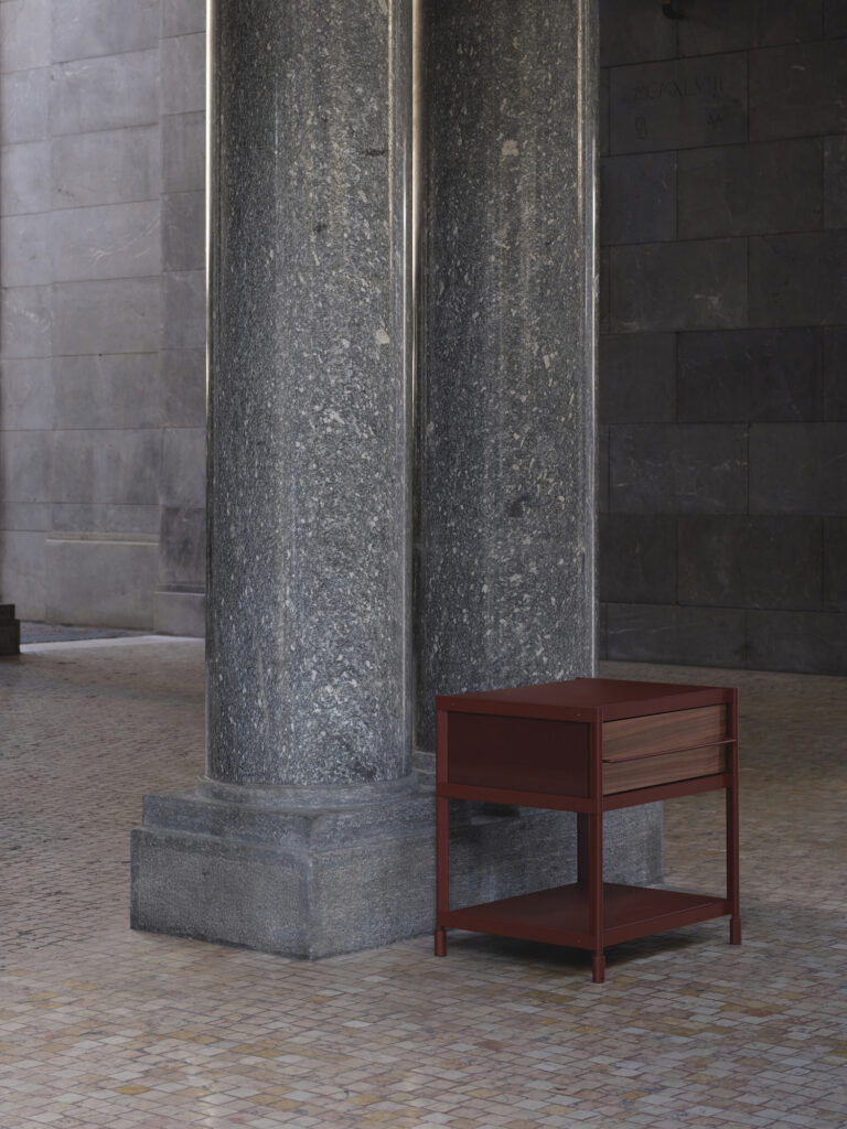 Design e fotografia contemporanea: i mobili di Alias in giro per Bergamo negli scatti di Luca A. Caizzi