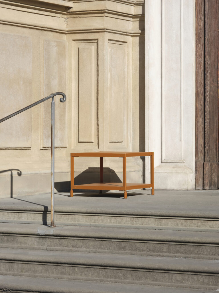 Design e fotografia contemporanea: i mobili di Alias in giro per Bergamo negli scatti di Luca A. Caizzi