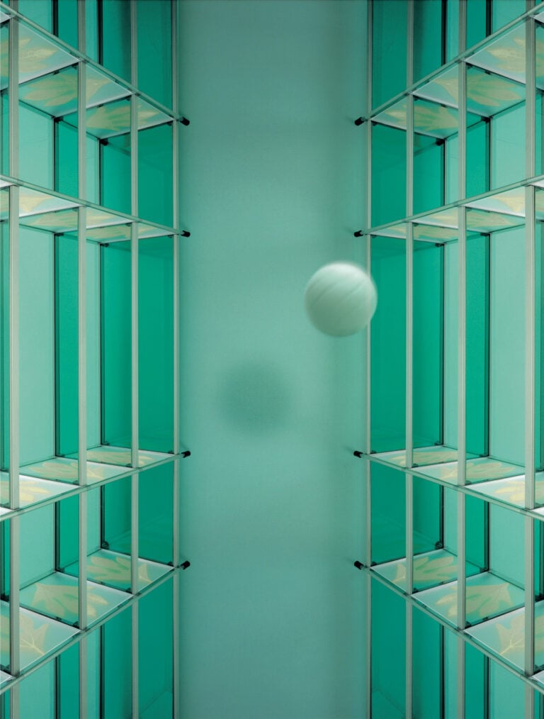 Design e fotografia contemporanea: i mobili di Alias in giro per Bergamo negli scatti di Luca A. Caizzi