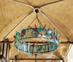 Il dialogo tra tradizione del vetro e arte contemporanea fa scintillare l’inverno di Venezia 