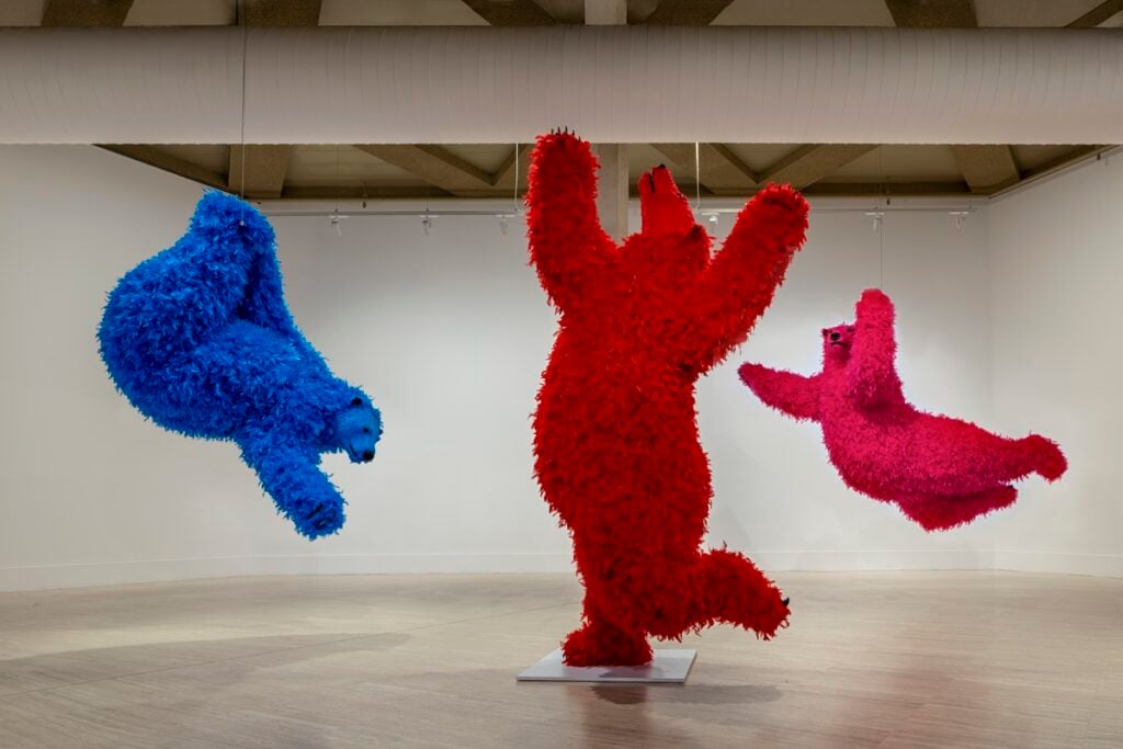 L’artista contemporanea italiana Paola Pivi e la sua grande mostra in Australia. Le immagini