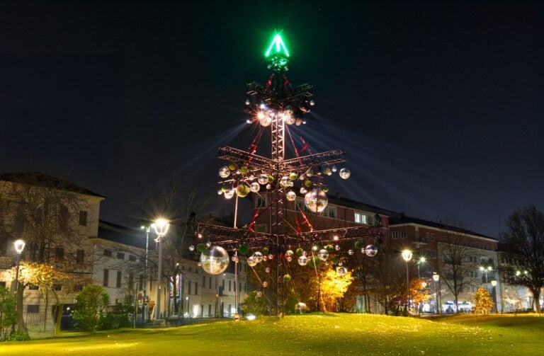 Architetture di luci e performance si integrano col patrimonio storico nel Natale di Verona