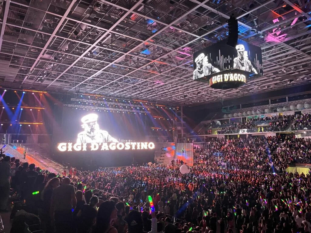 Il concerto di Gigi Dagostino all'Inalpi Arena di Torino. Photo Claudia Giraud