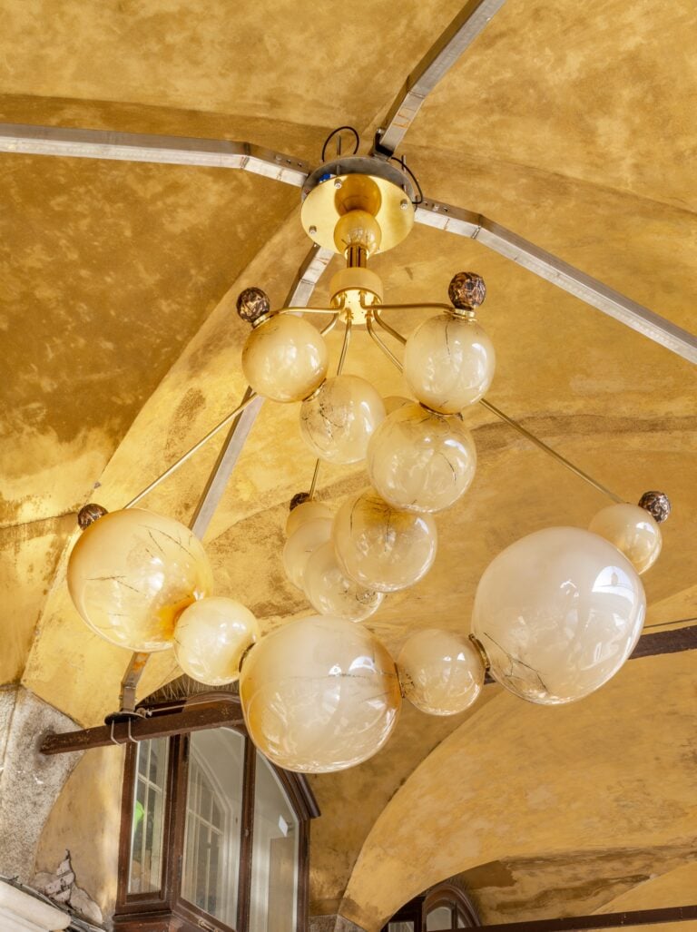 Trama di Luce, artista Michela Cattai, maestro Simone Cenedese, fornace Simone Cenedese Murano. Foto Giorgio Bombieri